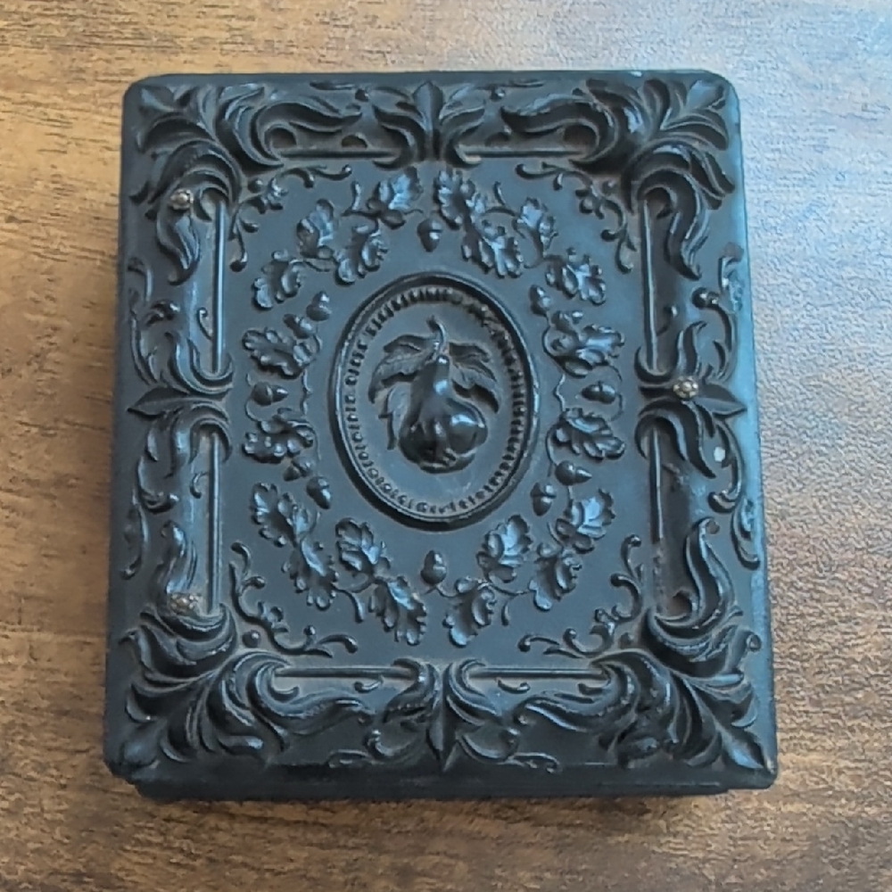 Antique Daguerreotype Photo Case